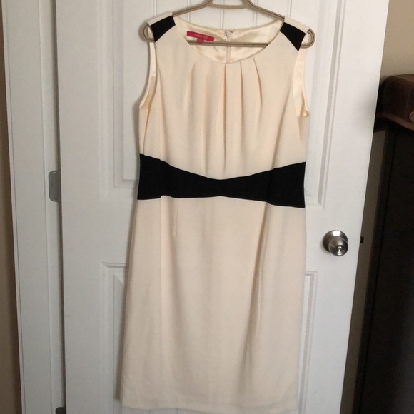 NEW: Cream sleeveless dress & jacket - Picture 2 of 5